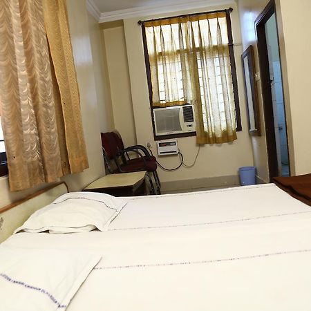 Sri Sai Krishna Deluxe Lodge Hyderabad Exterior foto