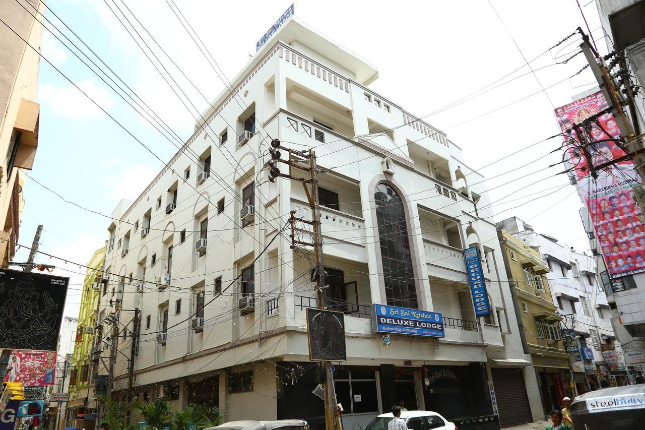 Sri Sai Krishna Deluxe Lodge Hyderabad Exterior foto