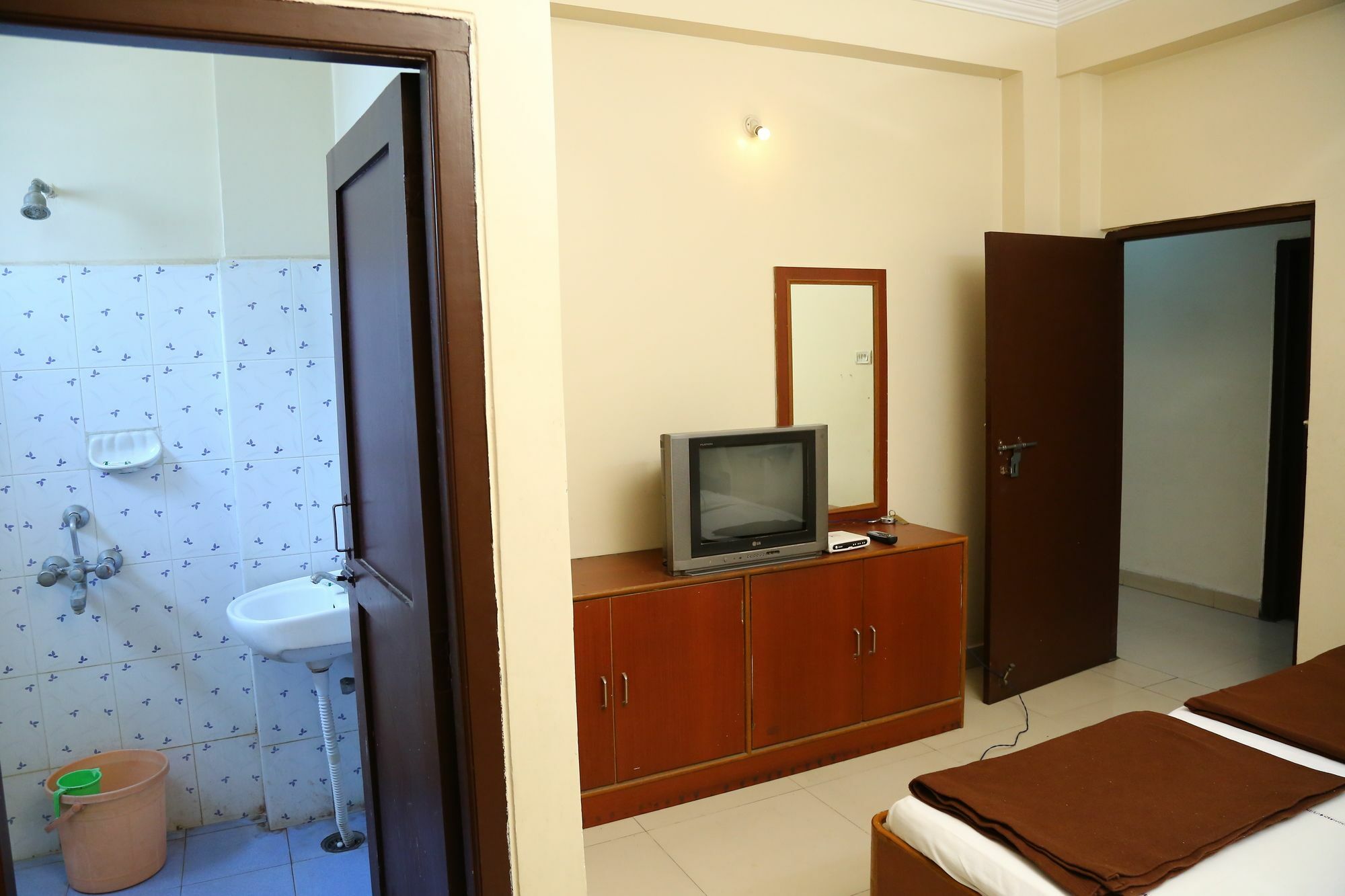 Sri Sai Krishna Deluxe Lodge Hyderabad Exterior foto